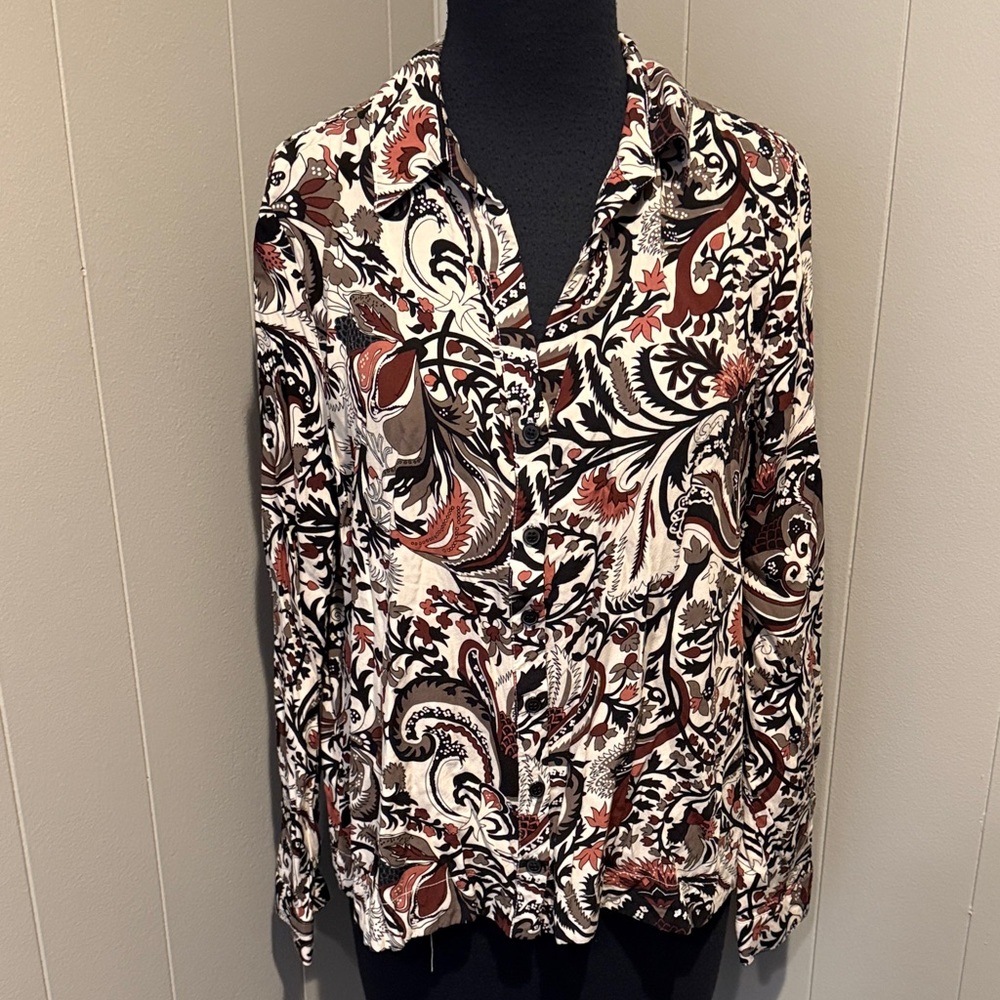 B36 Elie. Elie Tahari Women’s Large Paisley Button-Down Blouse Burgundy